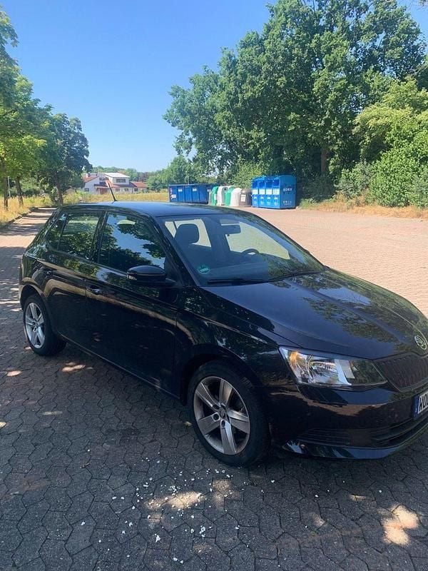 Schwarz Gebraucht 2016 Skoda Fabia Cool Edition Kleinwagen | 6.000 € (Guter Preis) - Bild 1/4