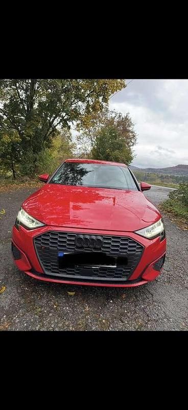 Rot Gebraucht 2020 Audi A3 Basis Kleinwagen | 19.500 € (Guter Preis) - Bild 1/4