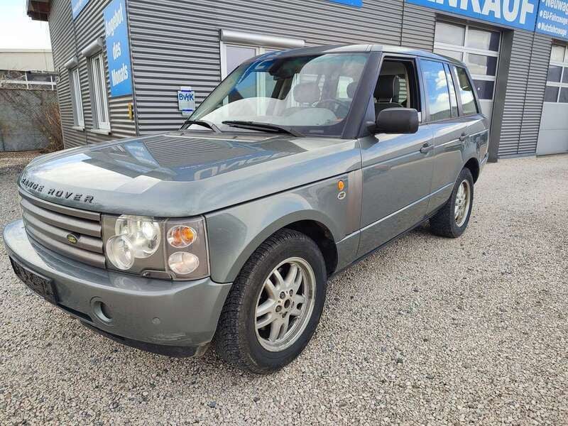 Grünmetallic Gebraucht 2004 Land Rover Range Rover Vogue SUV | 2.000 € - Bild 1/4
