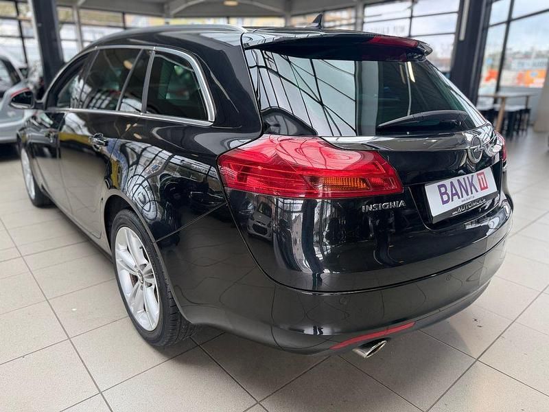 Gebraucht Opel Insignia Edition 220 PS (161 kW) 2011 Schwarz Kombi