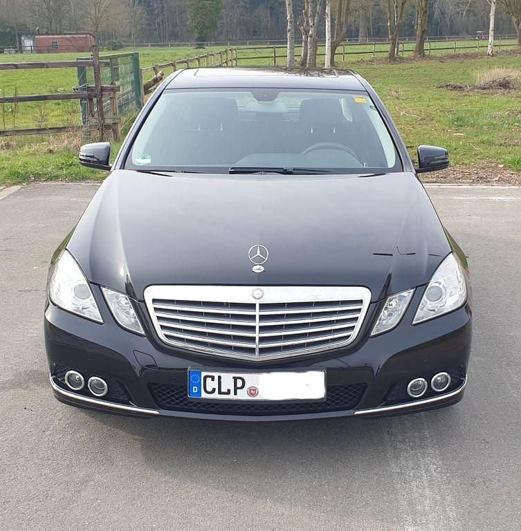 Gebraucht Mercedes E200 136 PS (100 kW) 2010 Schwarz Limousine