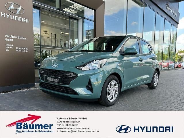 Grün Neu 2025 Hyundai i10 Select Kleinwagen | 15.890 € (Fairer Preis) - Bild 1/4