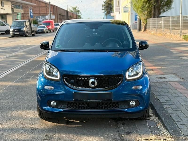 Blau Gebraucht 2019 Smart ForFour Electric Drive Limousine | 7.450 € (Guter Preis) - Bild 1/4