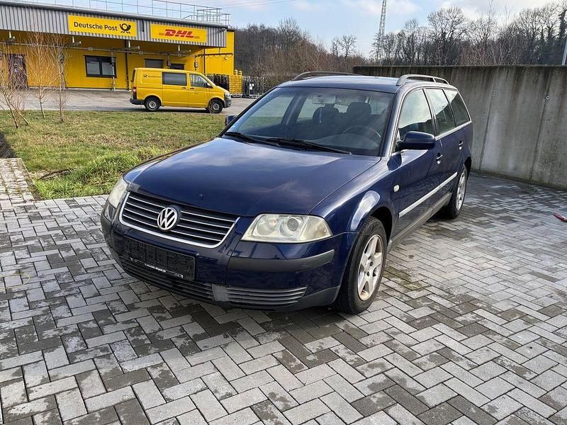 Gebraucht VW Passat Comfortline 102 PS (75 kW) 2001 Blau Kombi