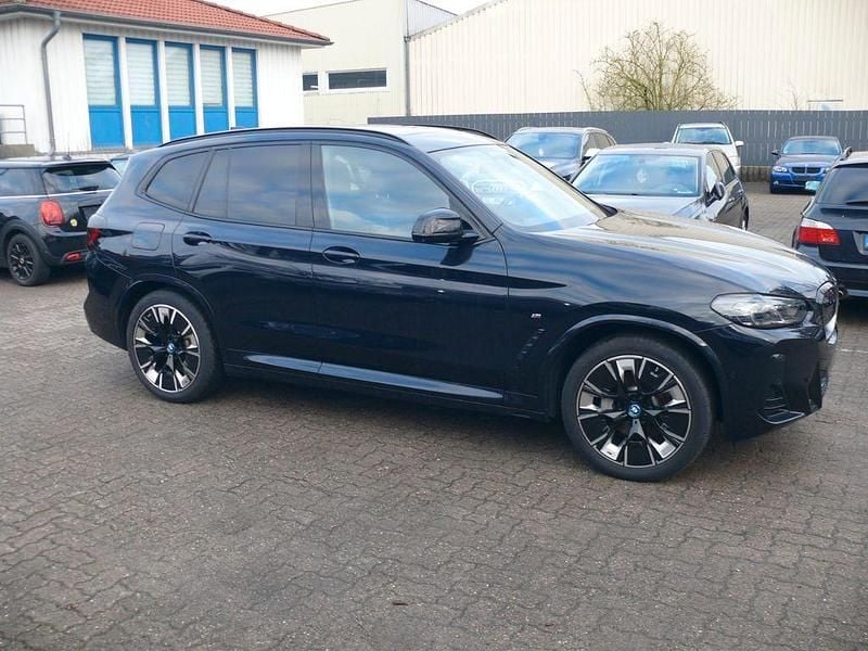 Gebraucht BMW iX3 Impressive 210 kW (286 PS) 2023 Schwarz SUV