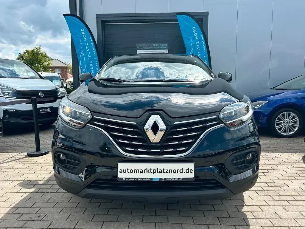 Gebraucht Renault Kadjar Life 140 PS (102 kW) 2021 Sternenschwarz SUV