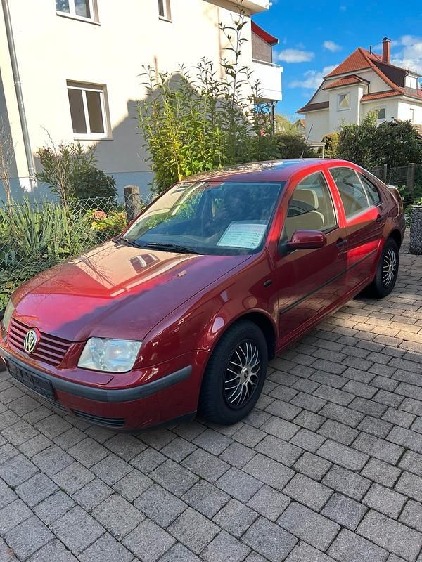 Rot Gebraucht 1999 VW Bora Limousine | 3.800 € (Teuer) - Bild 1/4