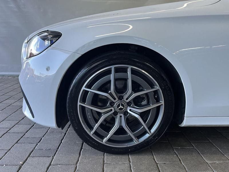 Gebraucht Mercedes E220 AMG 194 PS (142 kW) 2020 Weiß Limousine