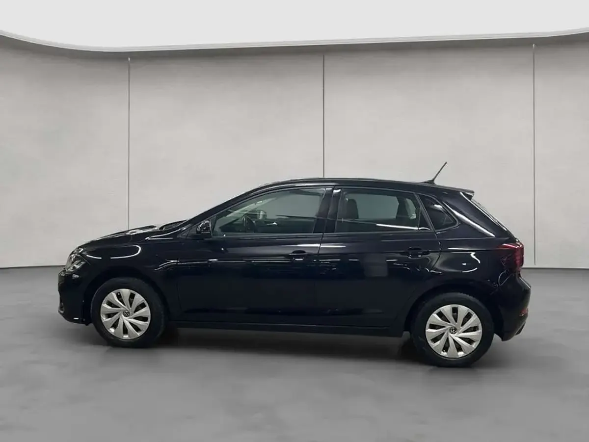 Gebraucht VW Polo Life 80 PS (58 kW) 2022 Deep black perleffekt Limousine