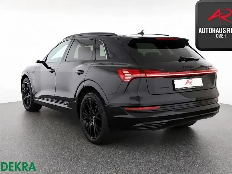 Gebraucht Audi e-tron S-Line 300 kW (408 PS) 2023 Schwarz SUV