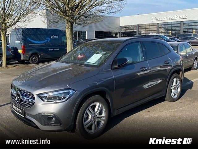 Grau Gebraucht 2021 Mercedes GLA250 Progressive SUV | 37.950 € (Fairer Preis) - Bild 1/4