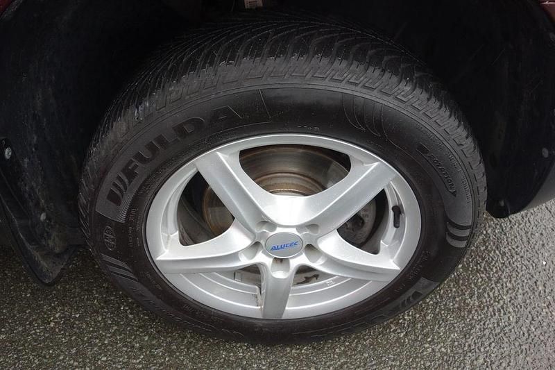 Gebraucht Skoda Yeti Plus Edition 105 PS (77 kW) 2012 Rot SUV