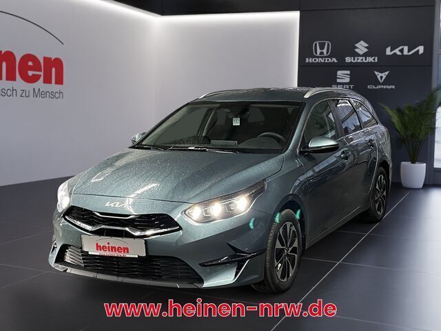 Andere farbe Gebraucht 2024 Kia Ceed Kleinwagen | 25.459 € (Fairer Preis) - Bild 1/2