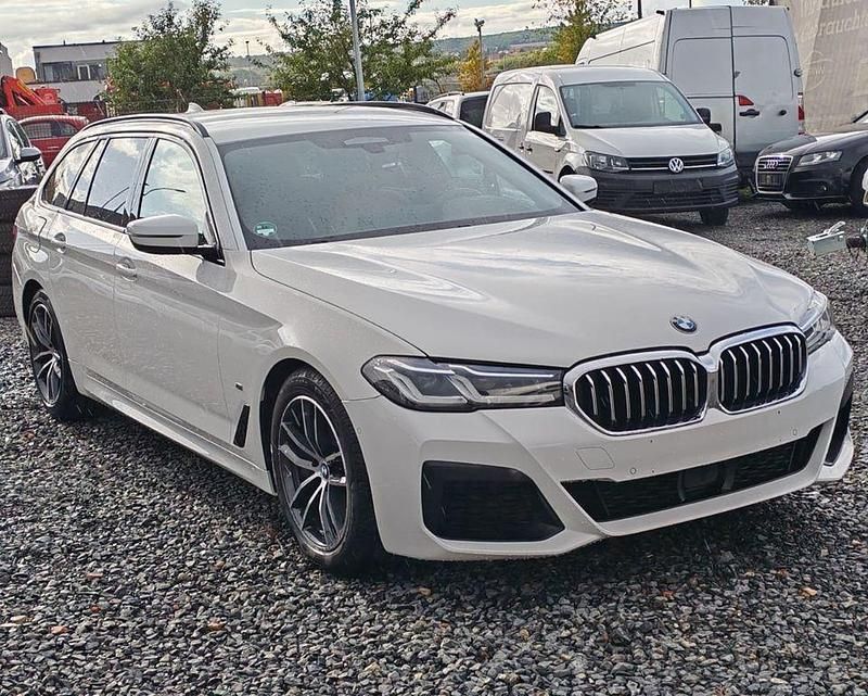 Gebraucht BMW 530 M Sport 286 PS (210 kW) 2021 Weiß Limousine