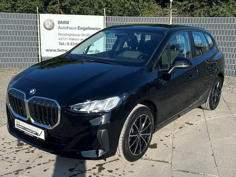 Schwarz Gebraucht 2022 BMW 218 Active Tourer Van / Kleinbus | 23.900 € (Fairer Preis) - Bild 1/3