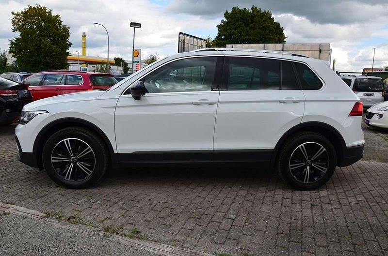 Gebraucht VW Tiguan Move 150 PS (110 kW) 2024 Pure white SUV