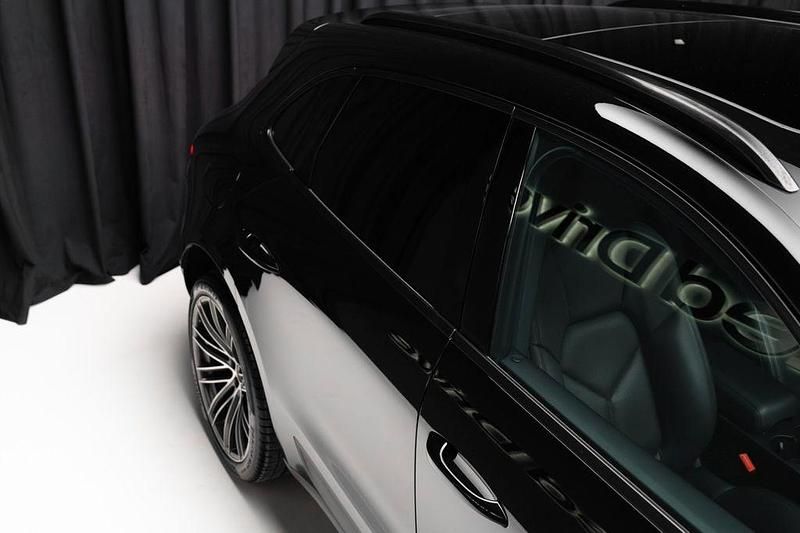 Gebraucht Porsche Macan Basis 245 PS (180 kW) 2020 Schwarz SUV