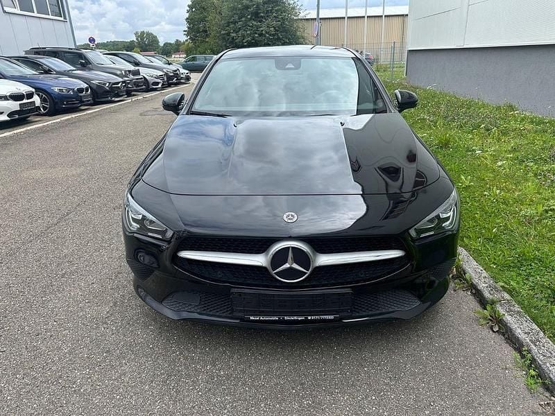 Gebraucht Mercedes CLA200 Shooting Brake 150 PS (110 kW) 2021 Schwarz Kombi