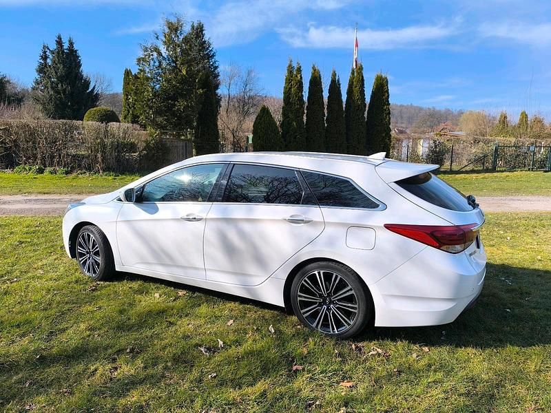 Gebraucht Hyundai i40 Style 141 PS (103 kW) 2016 Weiß Kombi