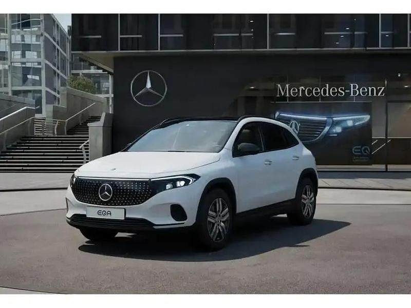 Gebraucht Mercedes EQA300 Night 167 kW (228 PS) 2024 Weiss polarweiss SUV