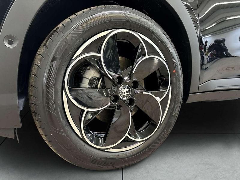 Neu Alfa Romeo Junior 114 kW (156 PS) 2026 Nero tortona SUV