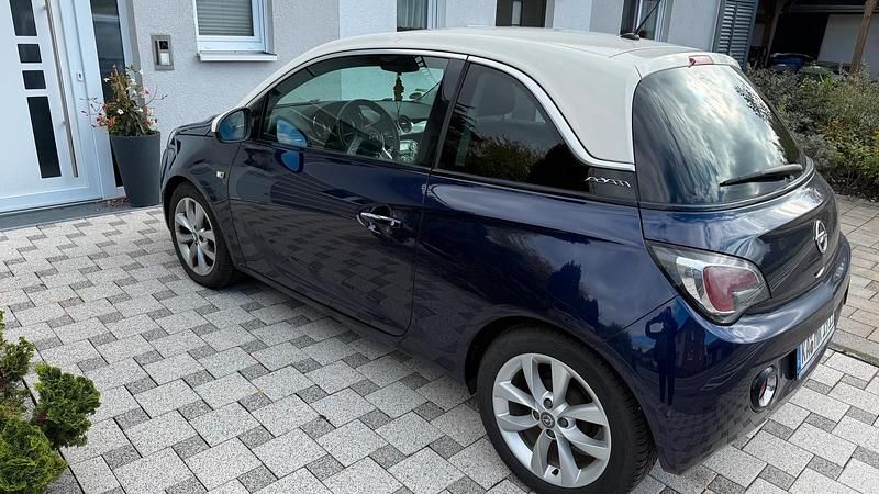 Blau Gebraucht 2013 Opel Adam Kleinwagen | 7.850 € (Etwas zu teuer) - Bild 1/4