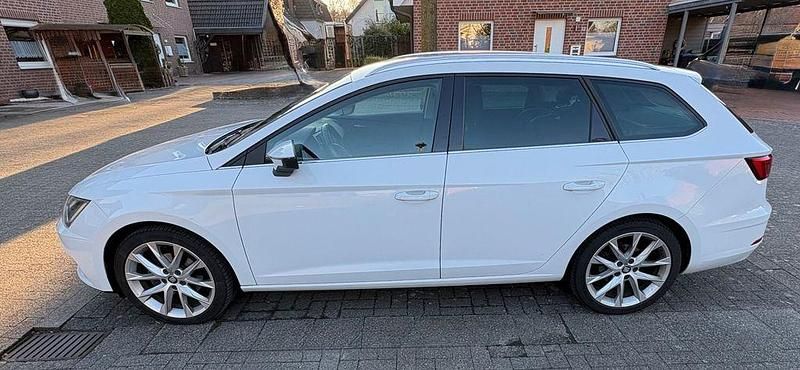Gebraucht Seat Leon XCELLENCE 150 PS (110 kW) 2019 Weiß Limousine