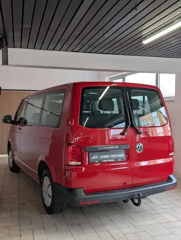 Gebraucht VW Caravelle Trendline 110 PS (80 kW) 2020 Rot Van