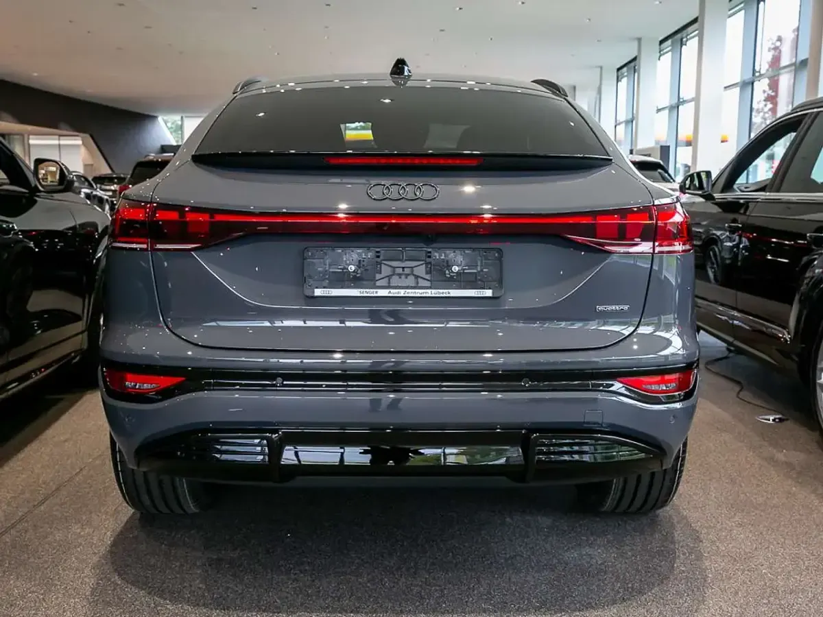 Gebraucht Audi Q6 Sportback e-tron S-Line 284 kW (387 PS) 2025 Grau SUV