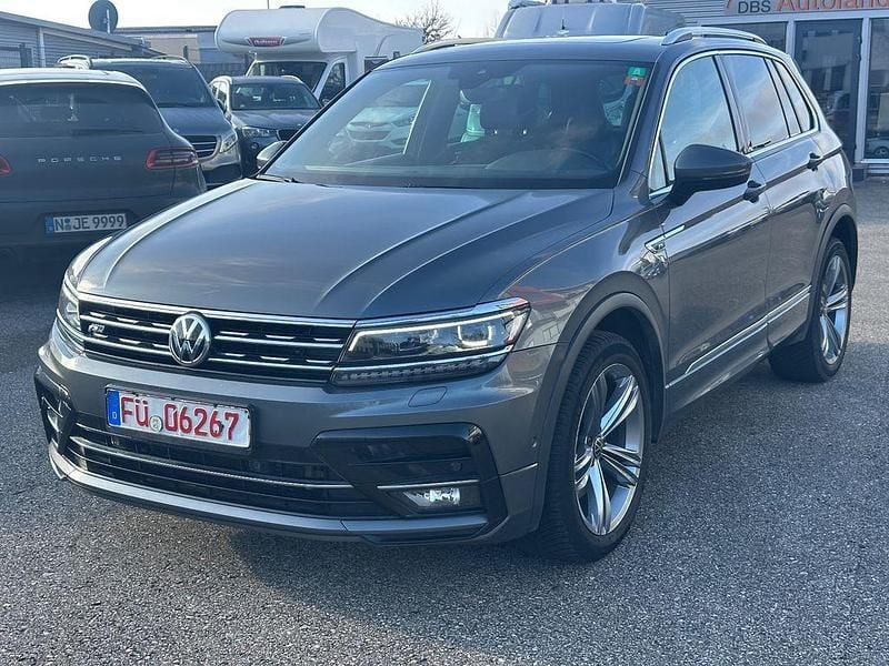 Grau Gebraucht 2020 VW Tiguan R-line SUV | 19.990 € (Superpreis) - Bild 1/4
