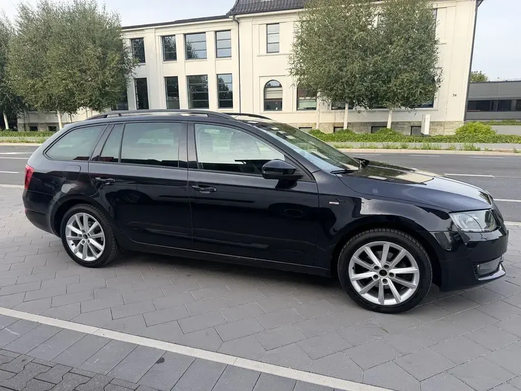 Gebraucht Skoda Octavia Ambition 150 PS (110 kW) 2016 Schwarz Kombi