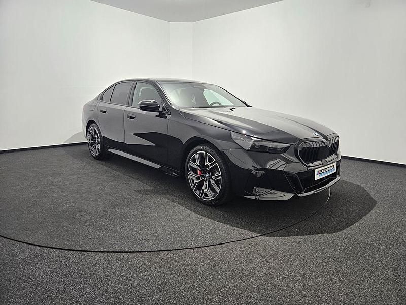 Gebraucht BMW 540 M Sport 303 PS (222 kW) 2025 Schwarz Limousine
