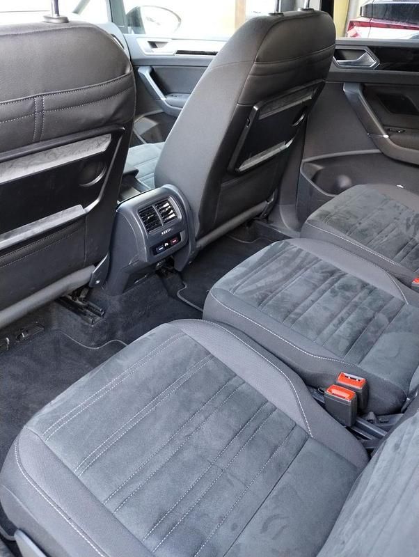 Gebraucht VW Touran Highline 150 PS (110 kW) 2016 Schwarz Van / Kleinbus