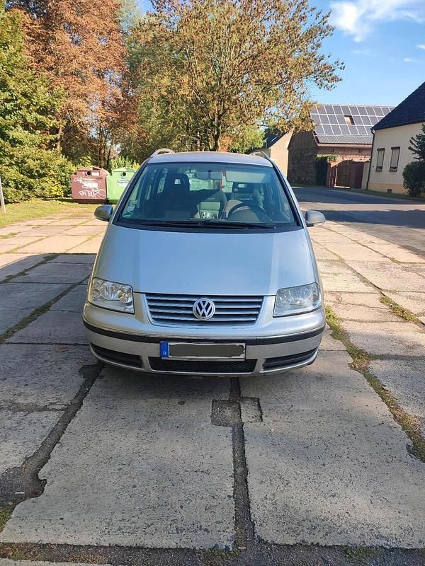 Silber Gebraucht 2007 VW Sharan Van / Kleinbus | 2.500 € (Guter Preis) - Bild 1/4