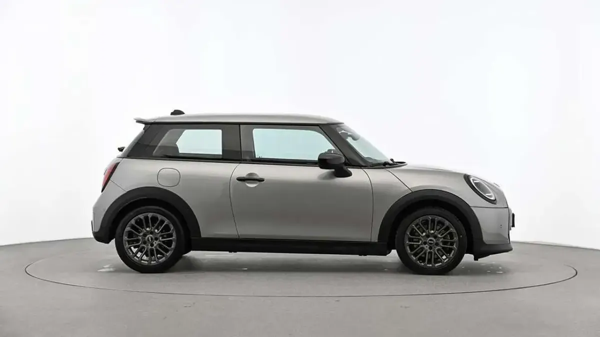 Gebraucht Mini Cooper S Classic 204 PS (150 kW) 2024 Grau Kleinwagen