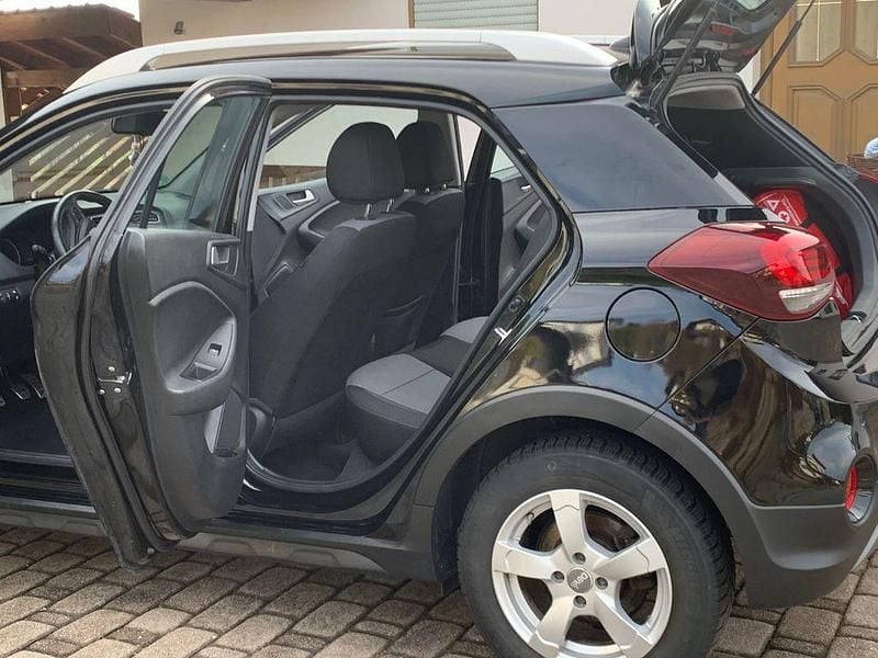 Gebraucht Hyundai i20 Active 101 PS (74 kW) 2019 Schwarz Kleinwagen