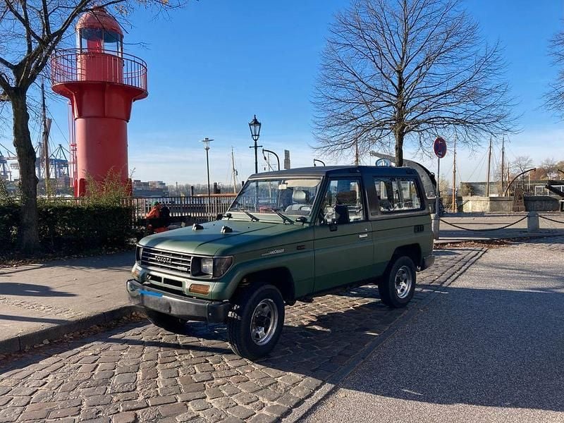 Grün Gebraucht 1990 Toyota Land Cruiser SUV | 17.400 € - Bild 1/4