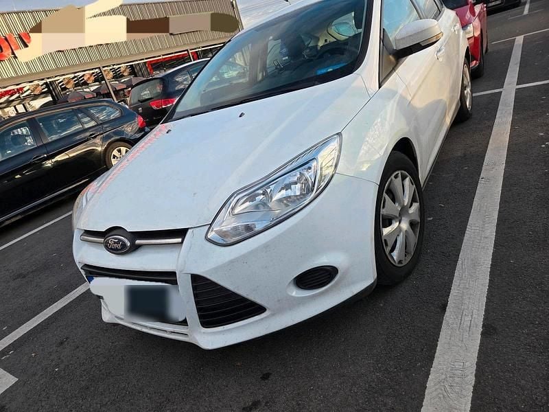 Usata Ford Focus 96 CV (70 kW) 2013 Bianco Station wagon