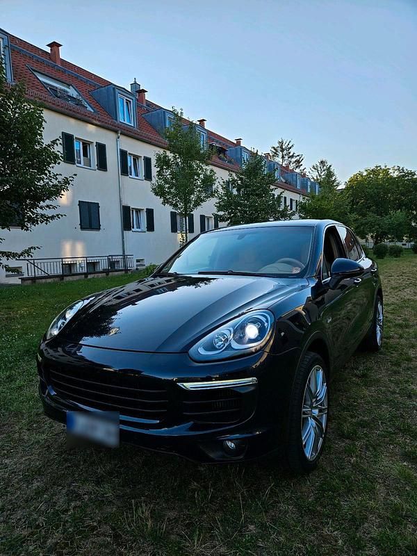 Blau Gebraucht 2016 Porsche Cayenne SUV | 26.500 € (Guter Preis) - Bild 1/4