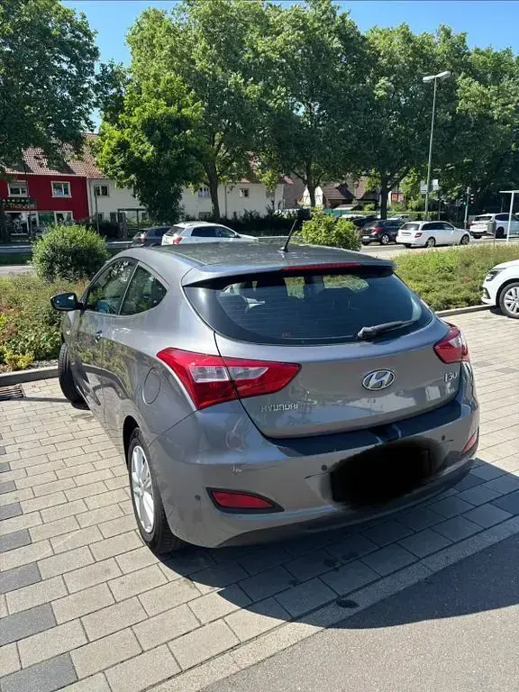 Używany Hyundai i30 Classic 99 KM (72 kW) 2013 Szary Coupe
