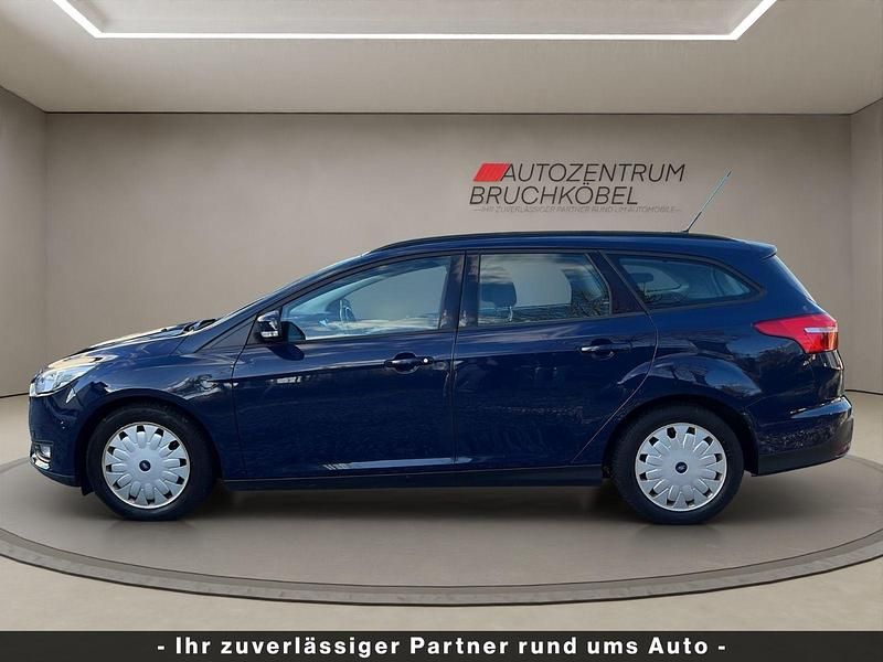 Gebraucht Ford Focus Trend 105 PS (77 kW) 2016 Blau Kombi