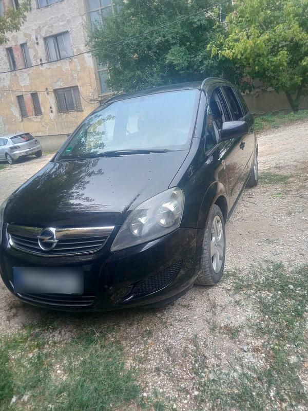 Schwarz Gebraucht 2010 Opel Zafira Van / Kleinbus | 2.000 € (Guter Preis) - Bild 1/4