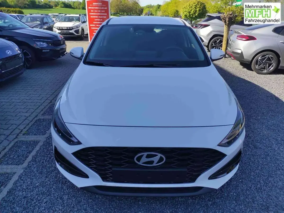 Neu Hyundai i30 GO! 150 PS (110 kW) 2026 Weiß Limousine