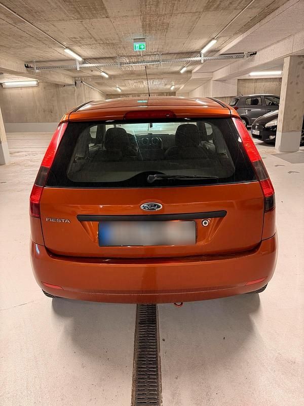 Gebraucht Ford Fiesta 70 PS (51 kW) 2003 Orange Kleinwagen