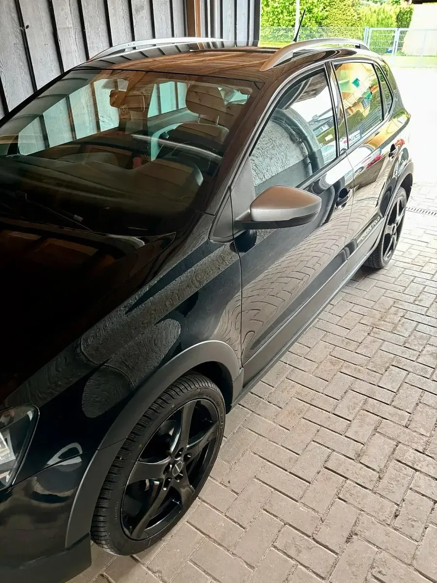 Gebraucht VW Polo Cross 69 PS (50 kW) 2013 Schwarz Kleinwagen