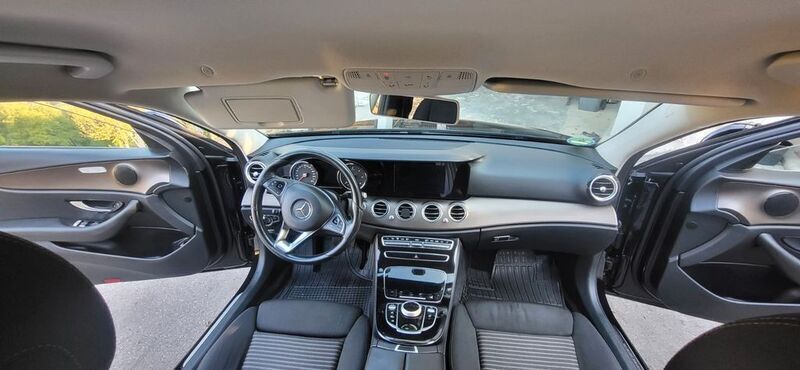 Schwarz Gebraucht 2016 Mercedes E220 Limousine | 21.500 € (Fairer Preis) - Bild 1/4