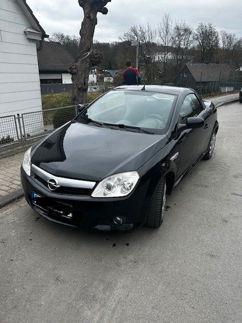 Schwarz Gebraucht 2007 Opel Tigra Enjoy Cabrio | 1.499 € - Bild 1/4