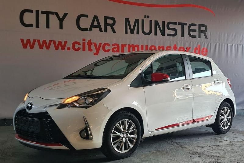 Gebraucht Toyota Yaris Edition 111 PS (81 kW) 2017 Weiß Limousine