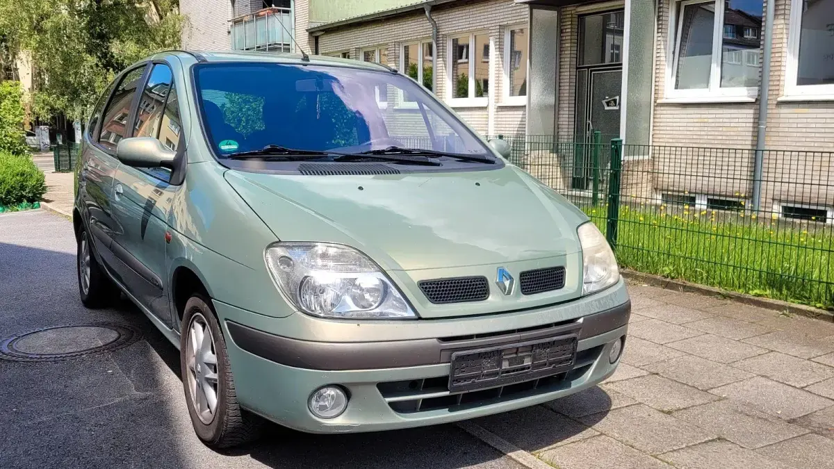 Gebraucht Renault Scénic II 98 PS (72 kW) 2005 Grün Van / Kleinbus