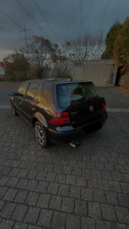Gebraucht VW Golf IV Edition 75 PS (55 kW) 2001 Schwarz Kleinwagen